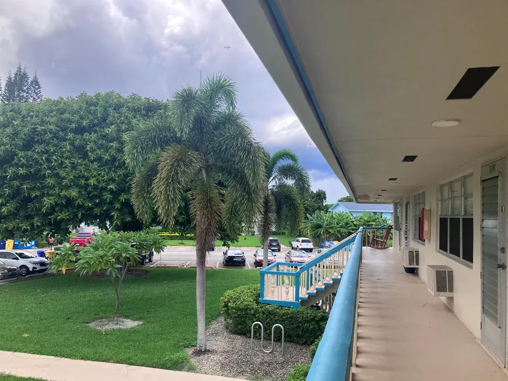 209 CAMDEN I West Palm Beach, FL 33417