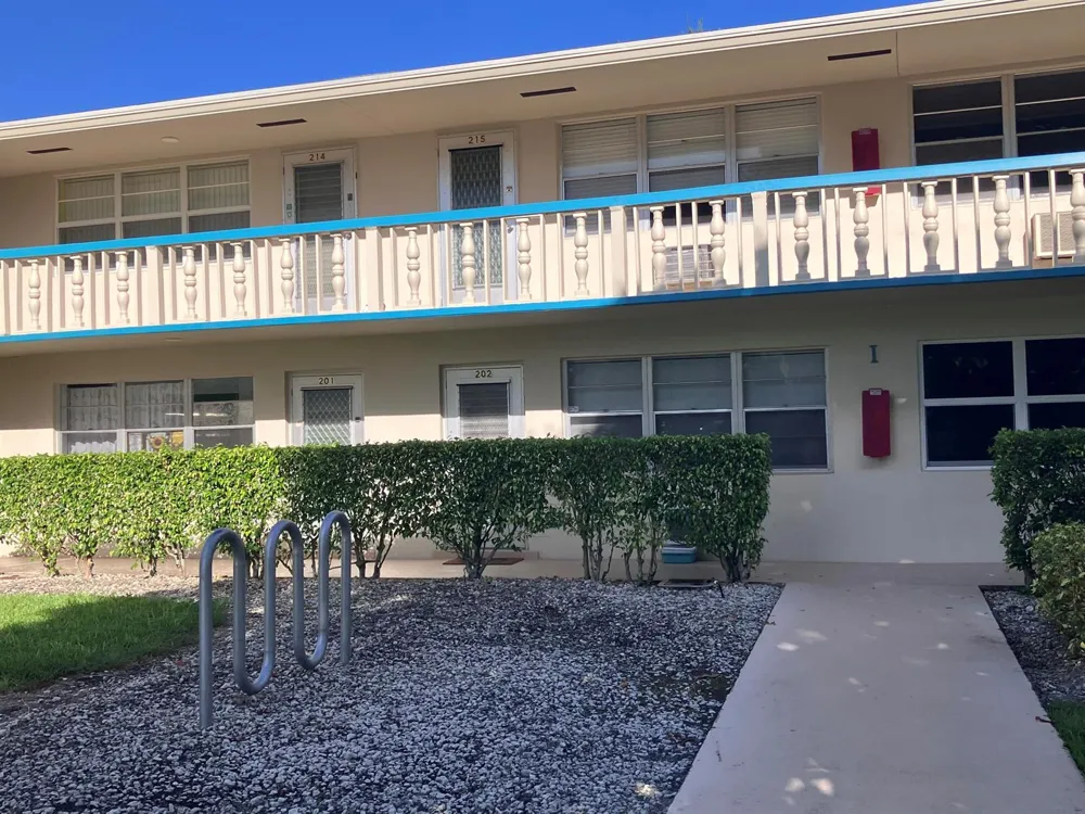 209 CAMDEN I West Palm Beach, FL 33417