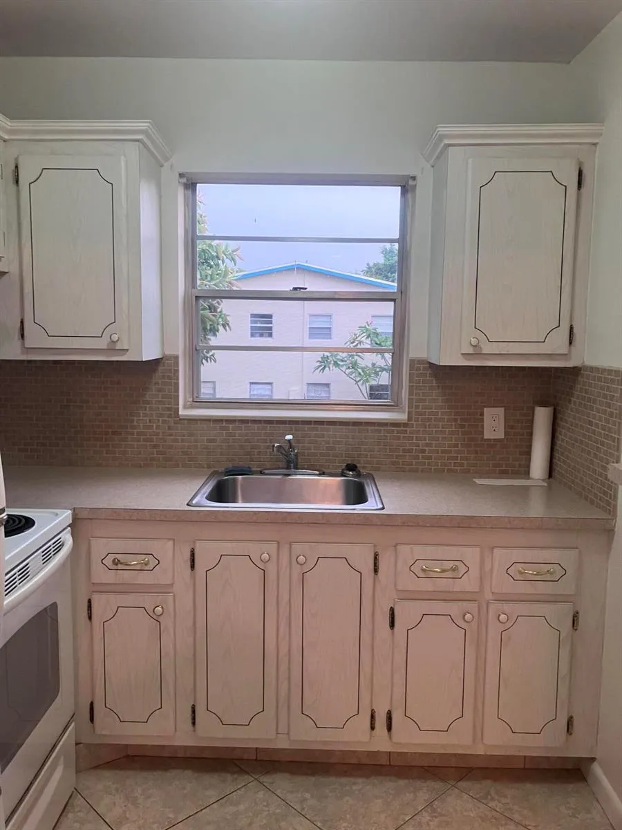 209 CAMDEN I West Palm Beach, FL 33417