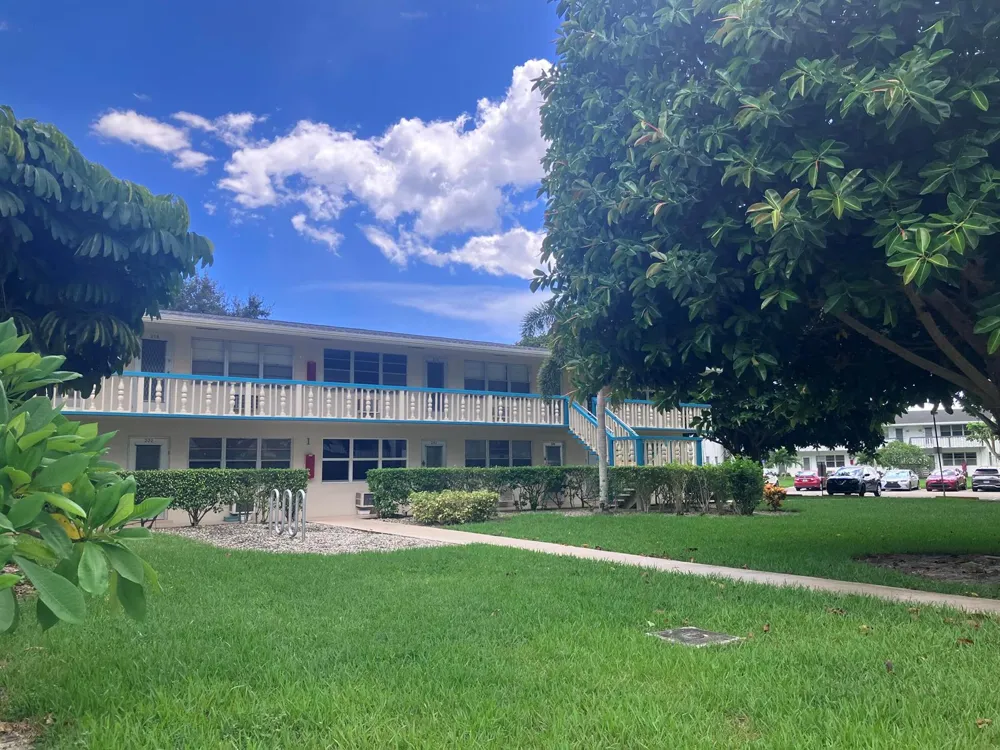 209 CAMDEN I West Palm Beach, FL 33417