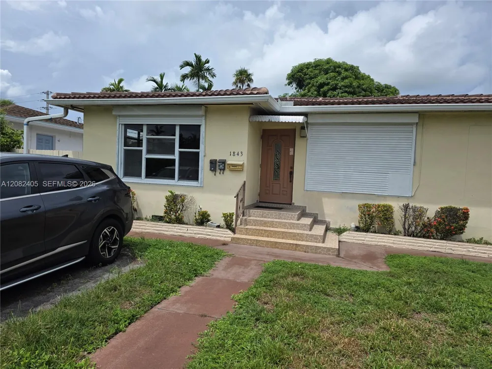 1843 Wiley St #1 Hollywood, FL 33020