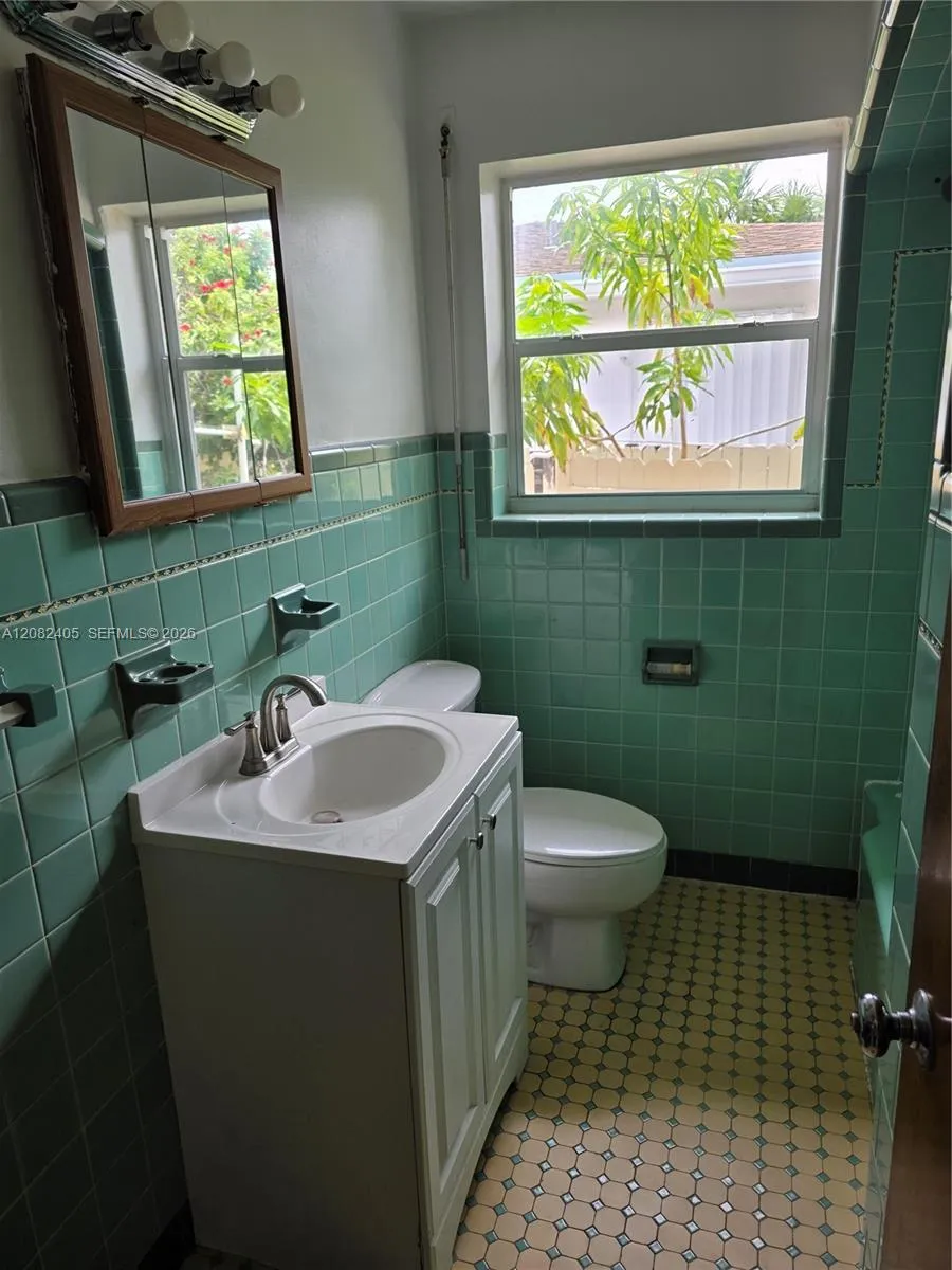 1843 Wiley St #1 Hollywood, FL 33020