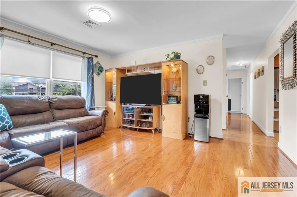 89 Dey Road Plainsboro, NJ 08512