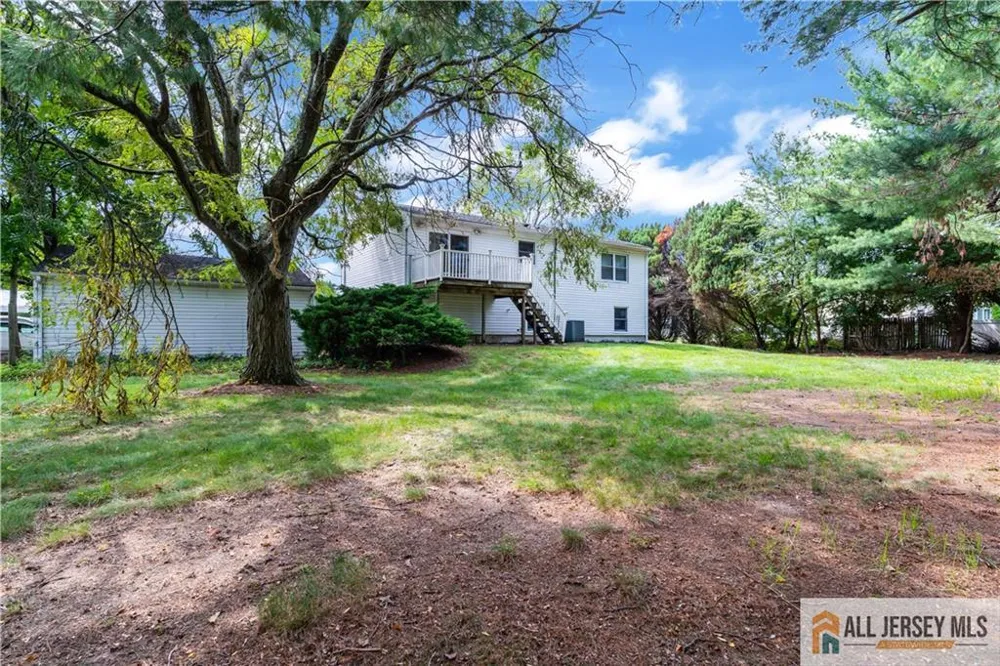 89 Dey Road Plainsboro, NJ 08512