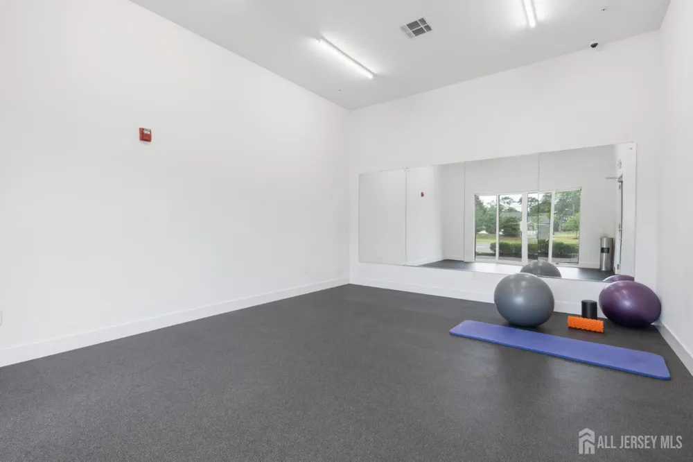 242 Lorhan Drive Piscataway, NJ 08854
