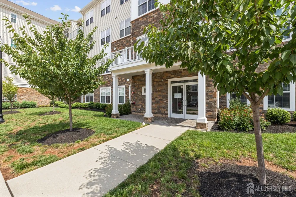 242 Lorhan Drive Piscataway, NJ 08854