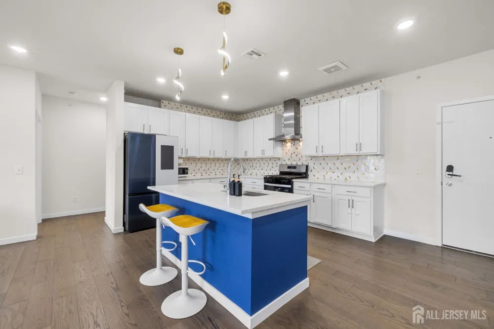 242 Lorhan Drive Piscataway, NJ 08854