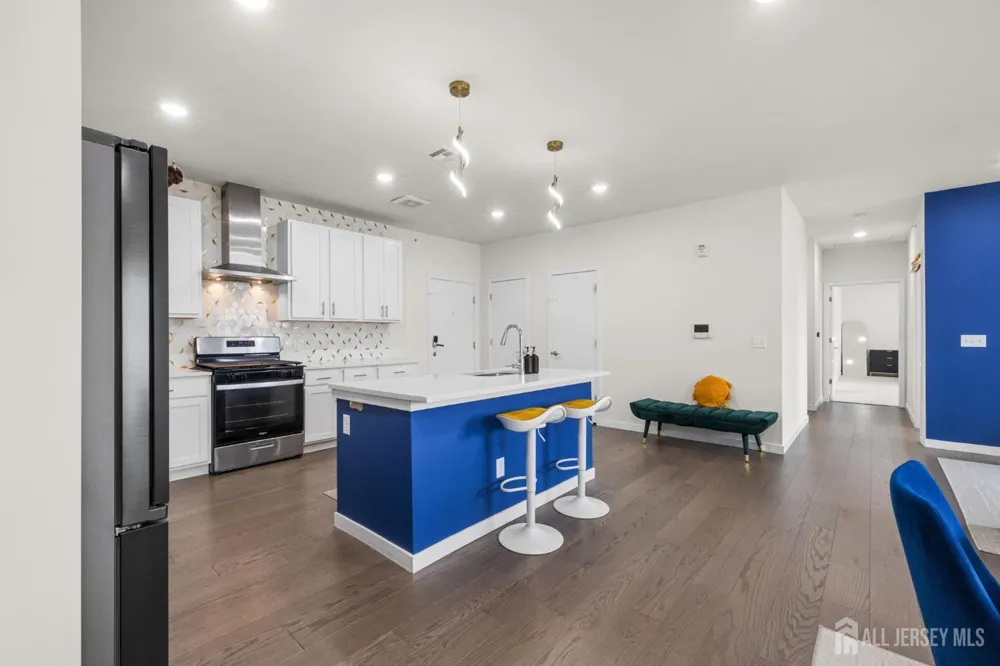 242 Lorhan Drive Piscataway, NJ 08854