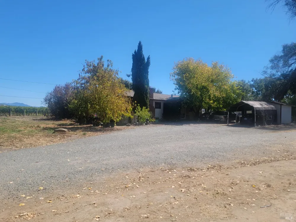 2892 Mark West Station Road Windsor, CA 95492
