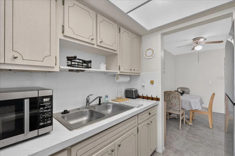 1221 DREW STREET #B7 Clearwater, FL 33755