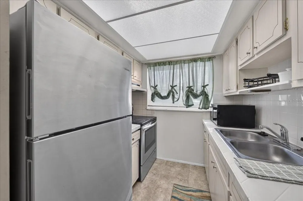 1221 DREW STREET #B7 Clearwater, FL 33755