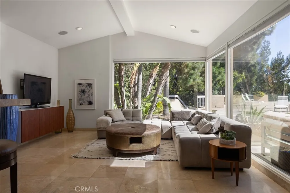 510 Leslie Beverly Hills, CA 90210