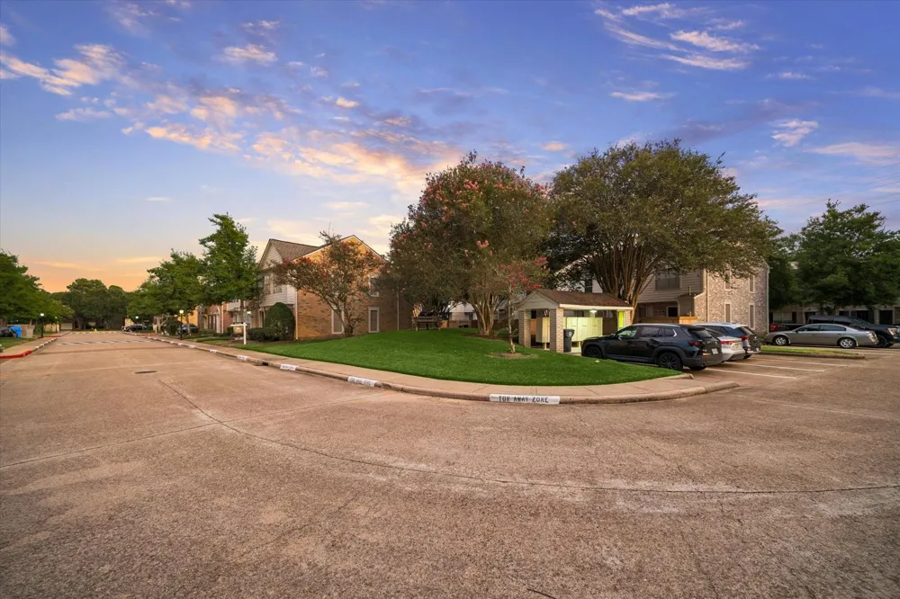 2808 Grants Lake Boulevard #701 Sugar Land, TX 77479