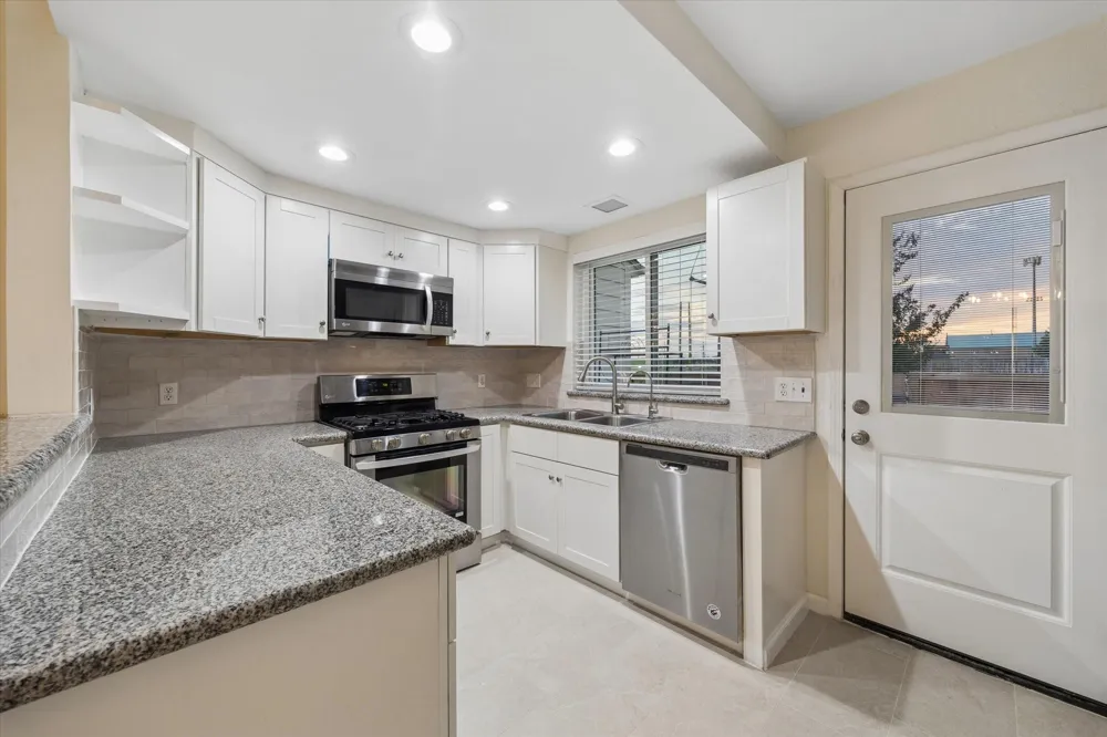 2808 Grants Lake Boulevard #701 Sugar Land, TX 77479