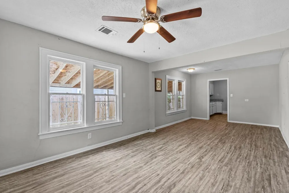 5103 New Orleans Street Houston, TX 77020