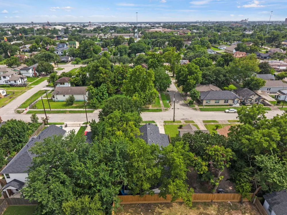 5103 New Orleans Street Houston, TX 77020