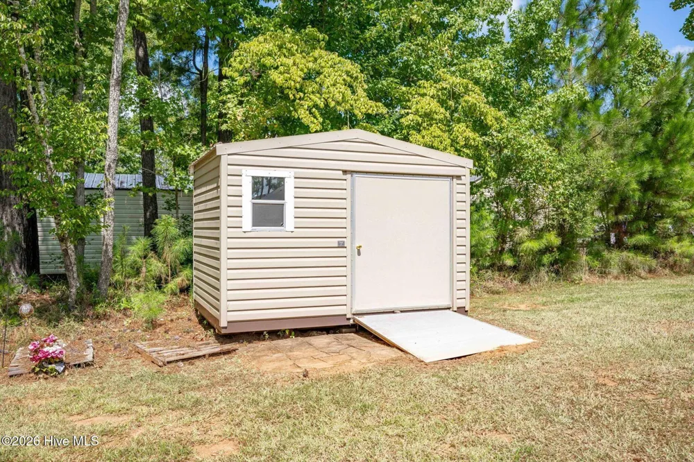 1746 Sara Hunter Lane NW Milledgeville, GA 31061