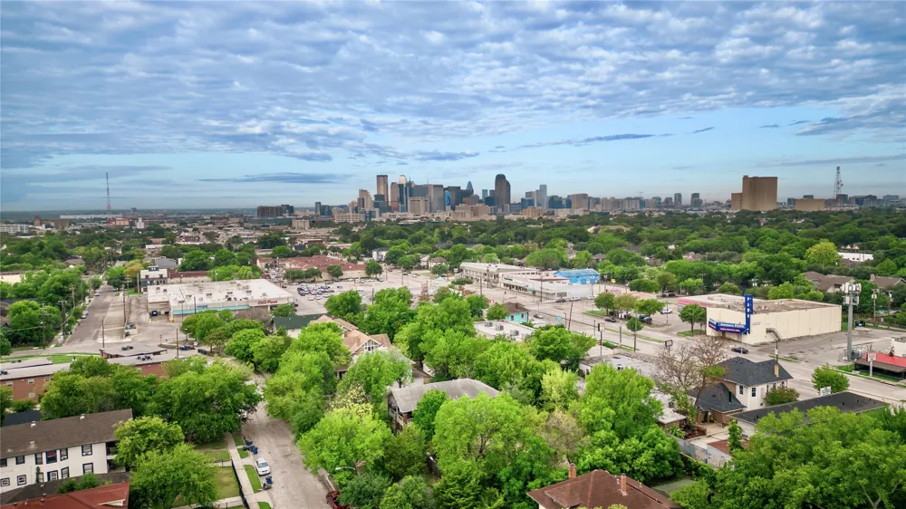 4951 E Side Avenue Dallas, TX 75214
