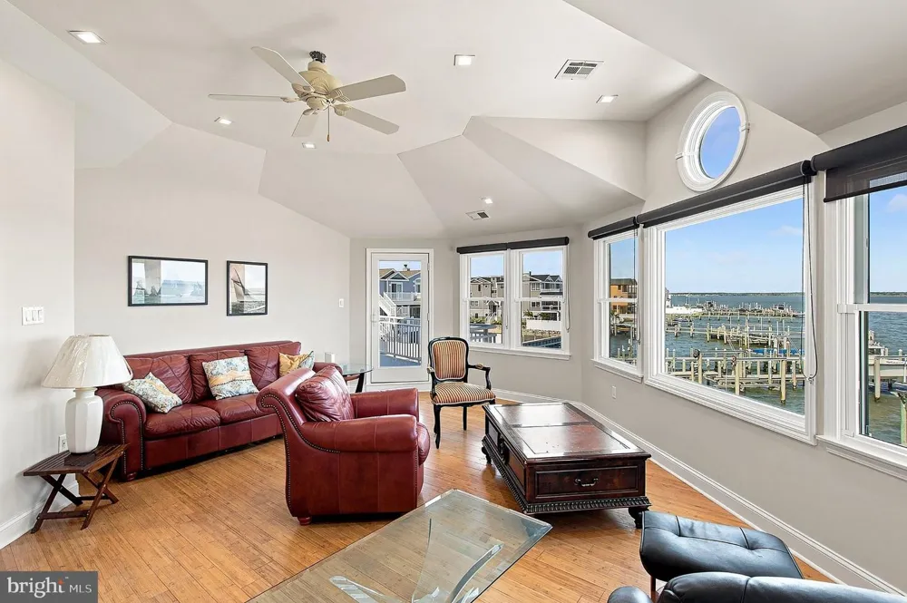 386 5TH Surf City, NJ 08008