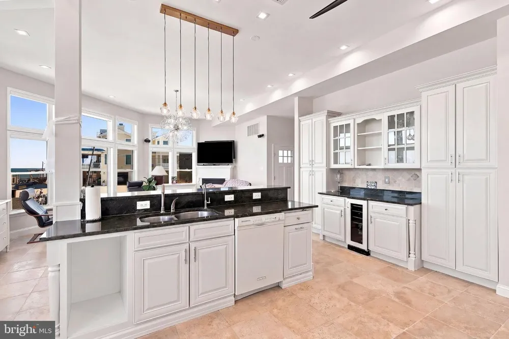 386 5TH Surf City, NJ 08008