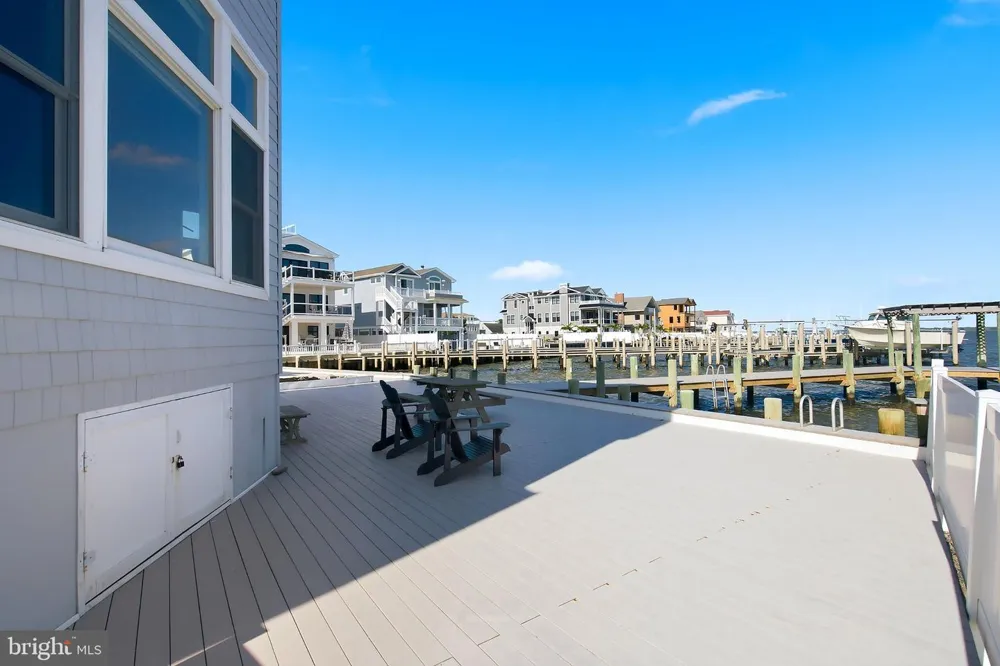 386 5TH Surf City, NJ 08008