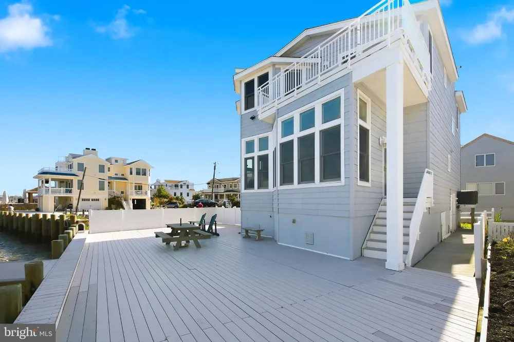 386 5TH Surf City, NJ 08008
