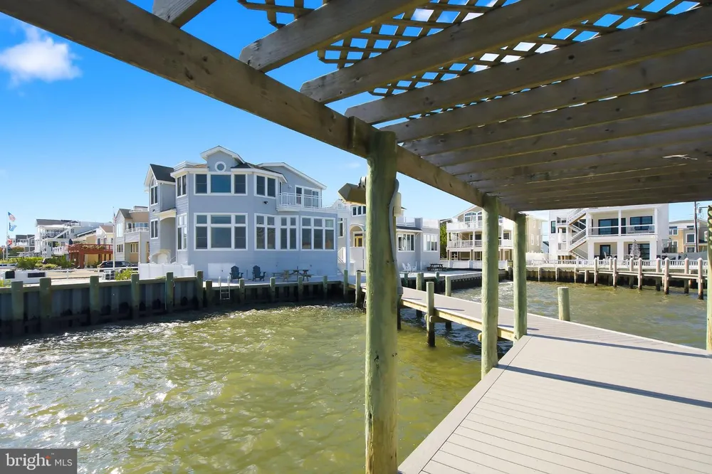 386 5TH Surf City, NJ 08008