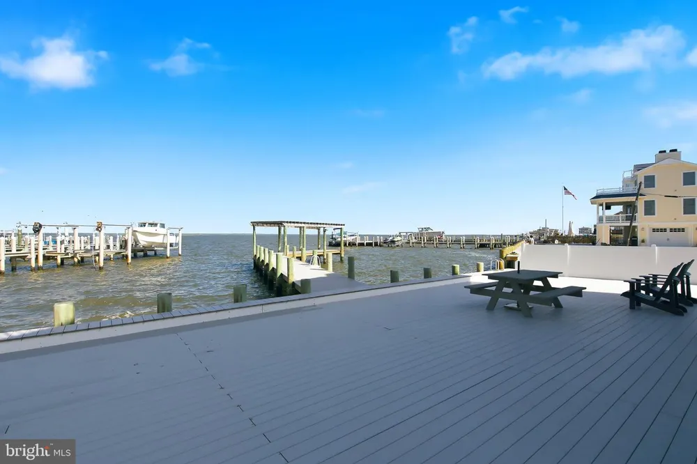 386 5TH Surf City, NJ 08008