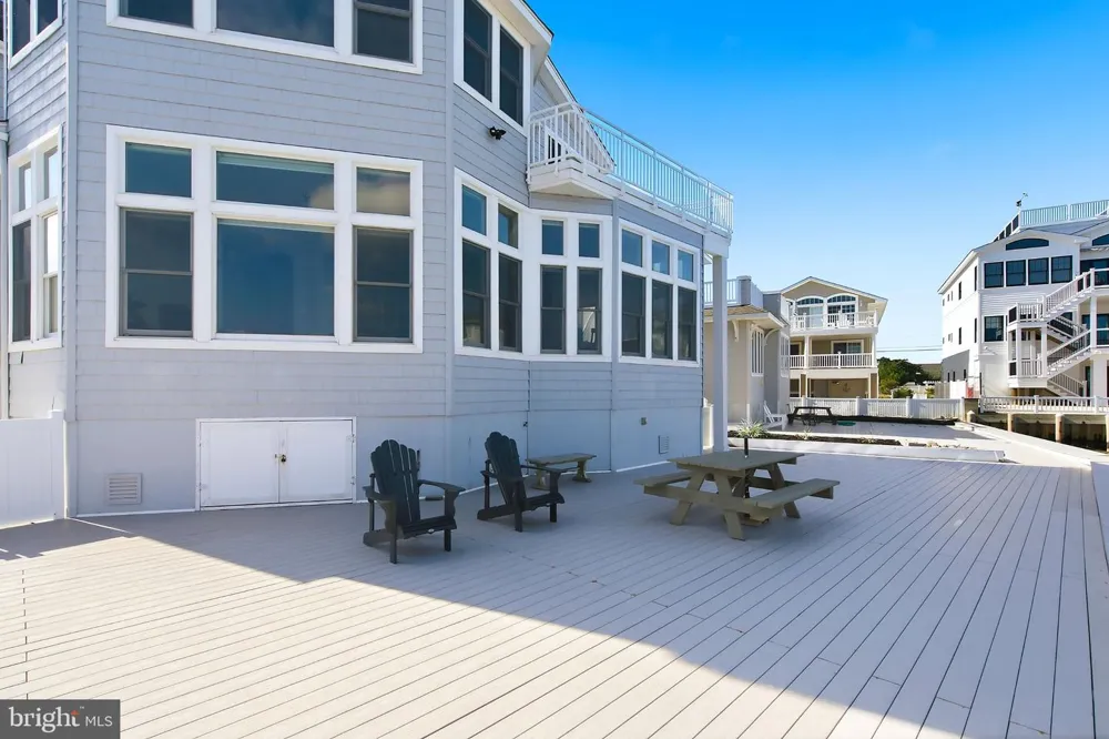 386 5TH Surf City, NJ 08008