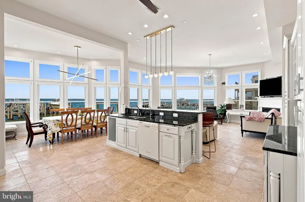 386 5TH Surf City, NJ 08008