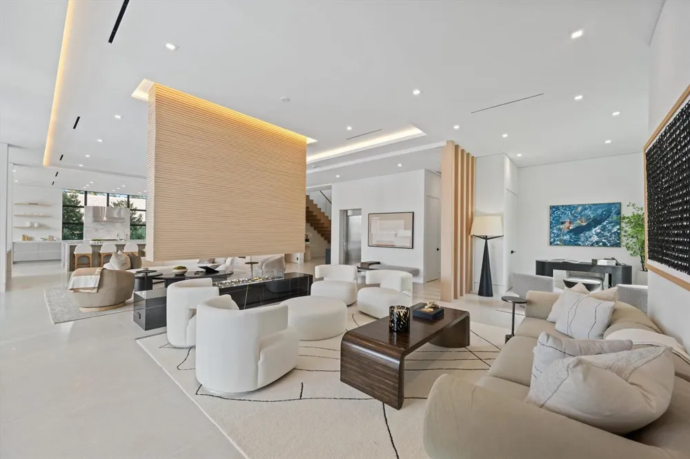 591 Golden Harbour Drive Boca Raton, FL 33432