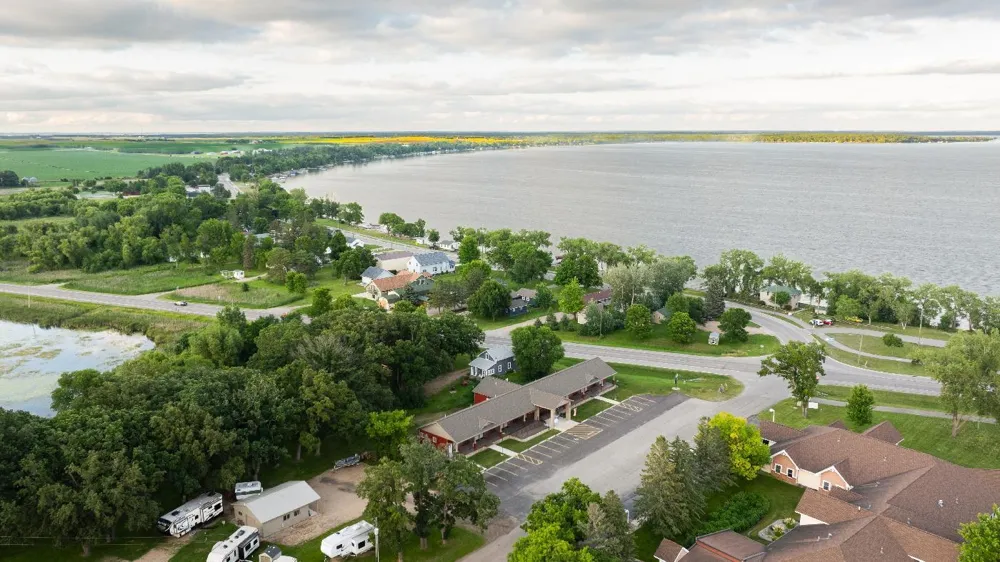 102 Glenhaven Drive Battle Lake, MN 56515
