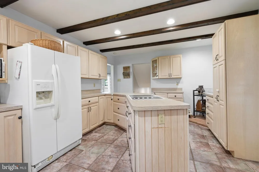 556 REVOLUTIONARY WAY Warminster, PA 18974