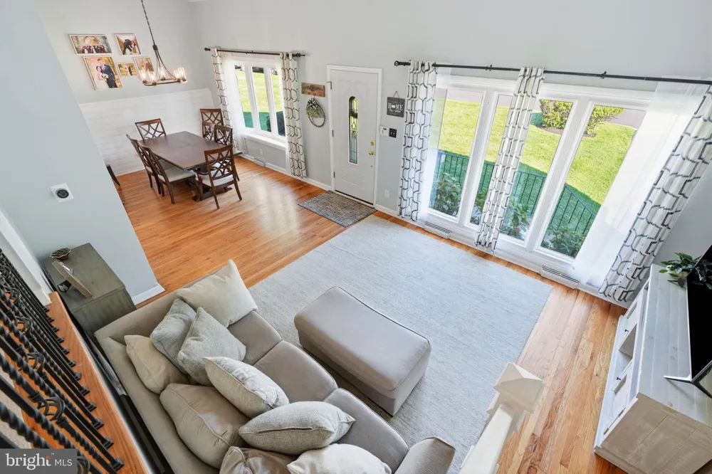 556 REVOLUTIONARY WAY Warminster, PA 18974