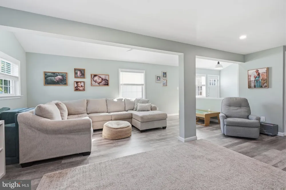 556 REVOLUTIONARY WAY Warminster, PA 18974