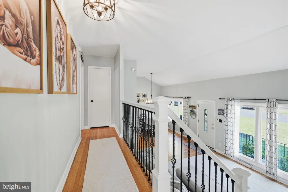556 REVOLUTIONARY WAY Warminster, PA 18974