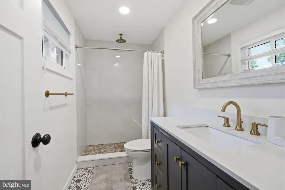556 REVOLUTIONARY WAY Warminster, PA 18974