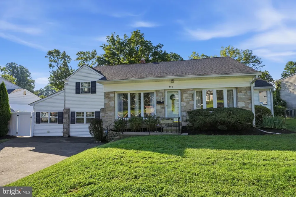 556 REVOLUTIONARY WAY Warminster, PA 18974