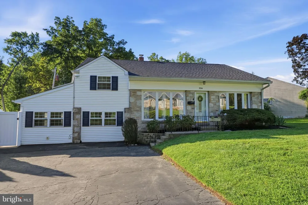 556 REVOLUTIONARY WAY Warminster, PA 18974