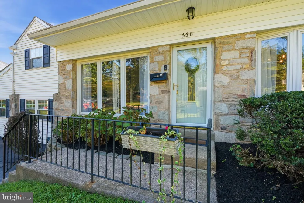 556 REVOLUTIONARY WAY Warminster, PA 18974