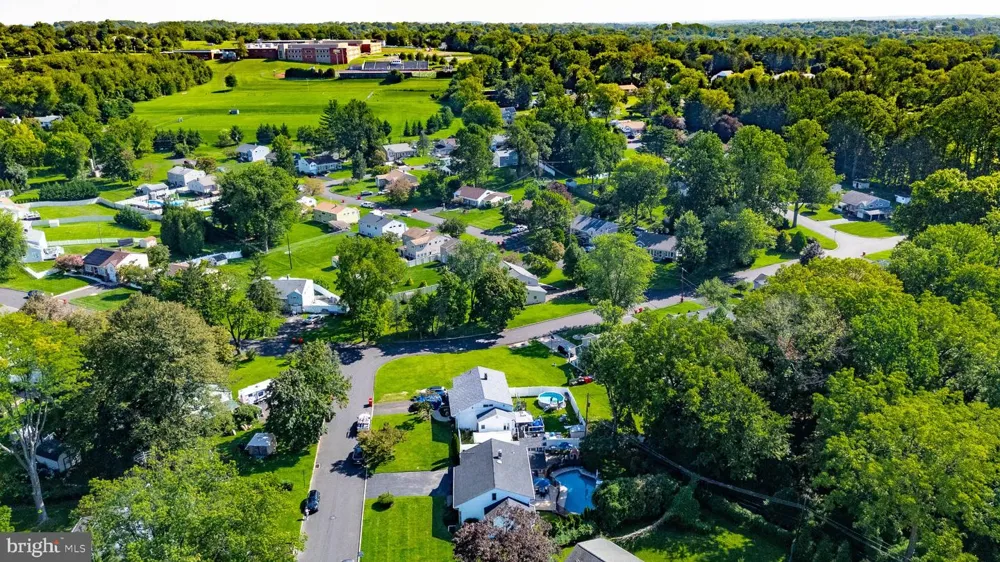556 REVOLUTIONARY WAY Warminster, PA 18974