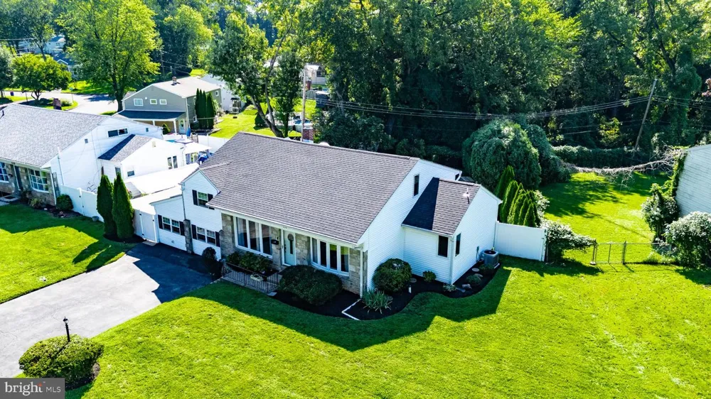 556 REVOLUTIONARY WAY Warminster, PA 18974