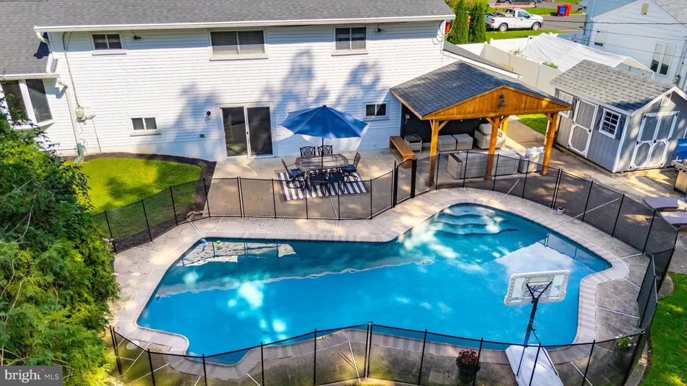 556 REVOLUTIONARY WAY Warminster, PA 18974