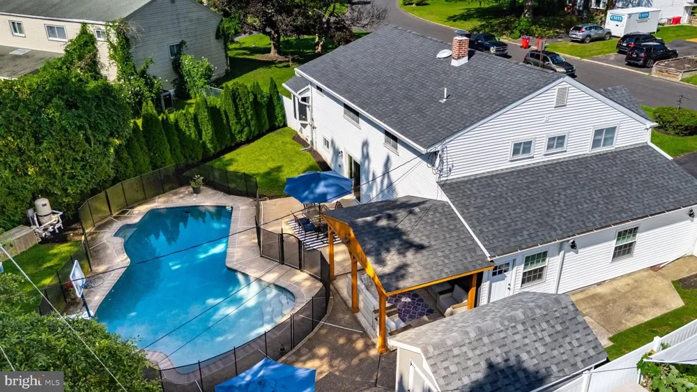 556 REVOLUTIONARY WAY Warminster, PA 18974