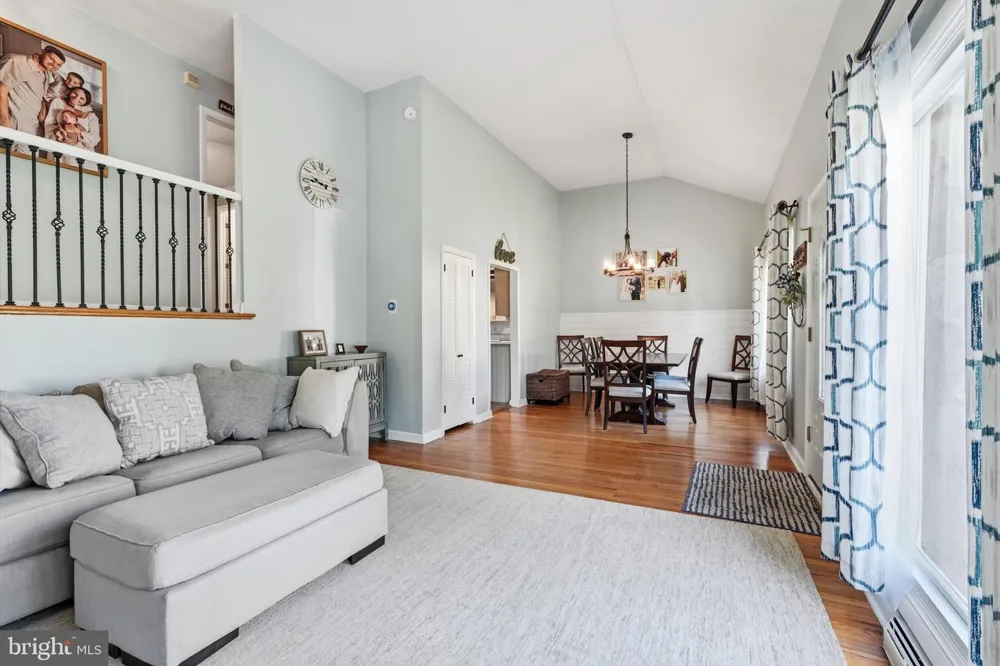 556 REVOLUTIONARY WAY Warminster, PA 18974