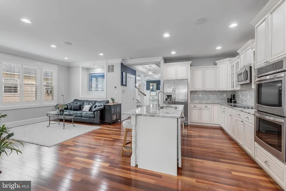 606 BARTON STREET Arlington, VA 22204