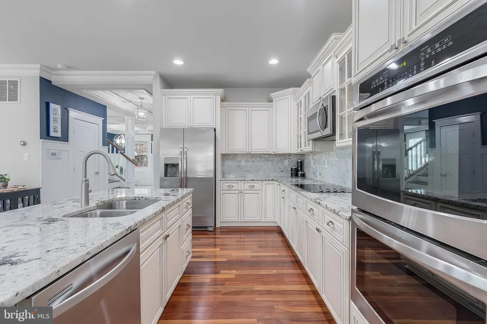 606 BARTON STREET Arlington, VA 22204