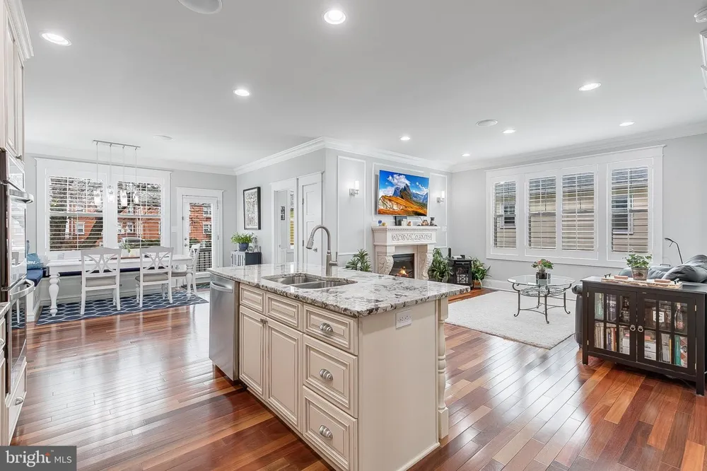 606 BARTON STREET Arlington, VA 22204