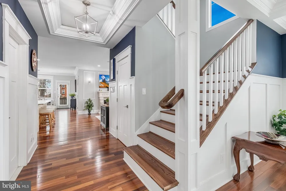 606 BARTON STREET Arlington, VA 22204