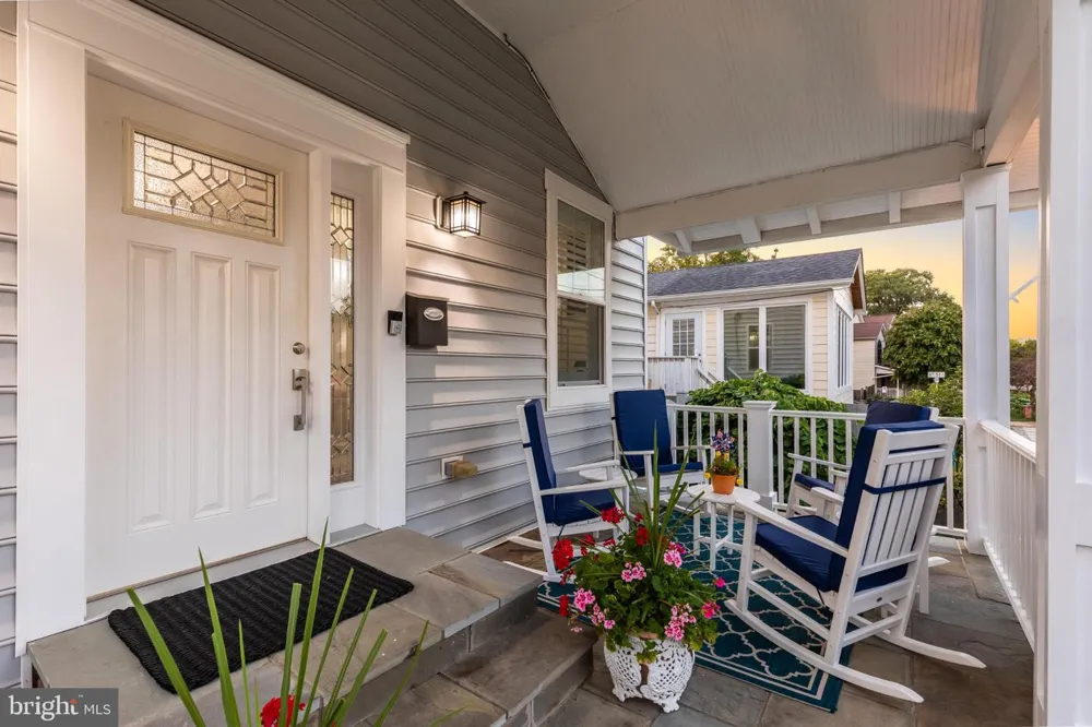 606 BARTON STREET Arlington, VA 22204